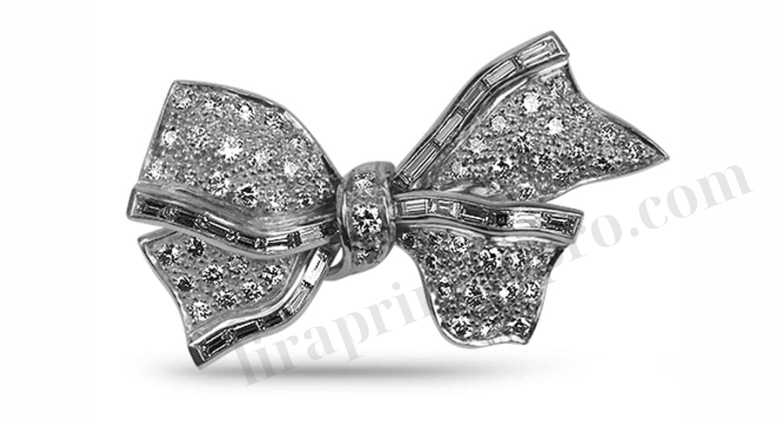 Fine Platinum Brooch